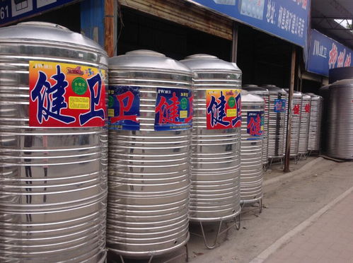 保溫不銹鋼水箱報(bào)價(jià)與廠家選擇，不銹鋼水箱拉絲工藝解析